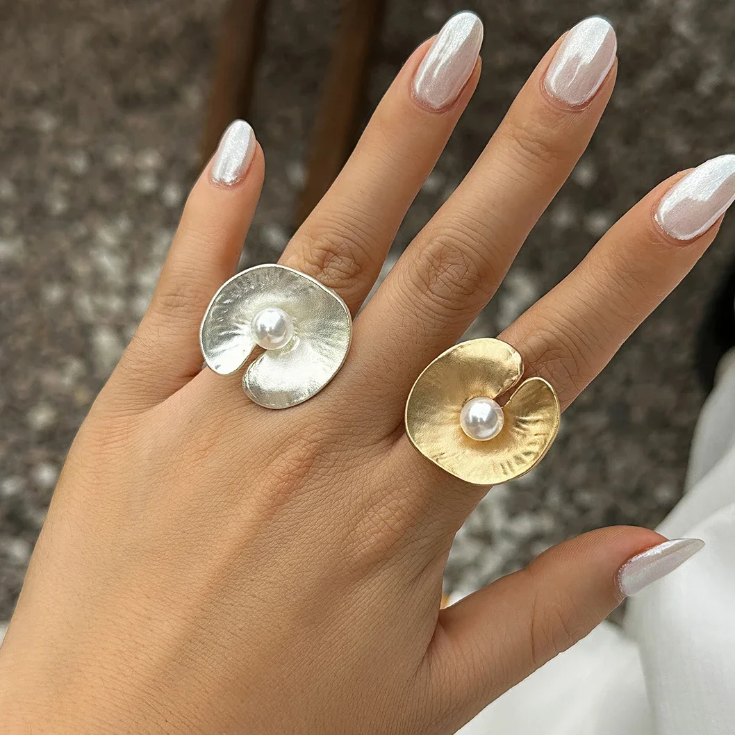 New Punk Creative Imitation Pearl Lotus Leaves Open Rings Set for Women Goth Gold Color Geometric Finger Ring Wed Accessories
New Punk Creative Imitation Pearl Lotus Leaves Open Rings Set for Women Goth Gold Color Geometric Finger Ring Wed Accessories