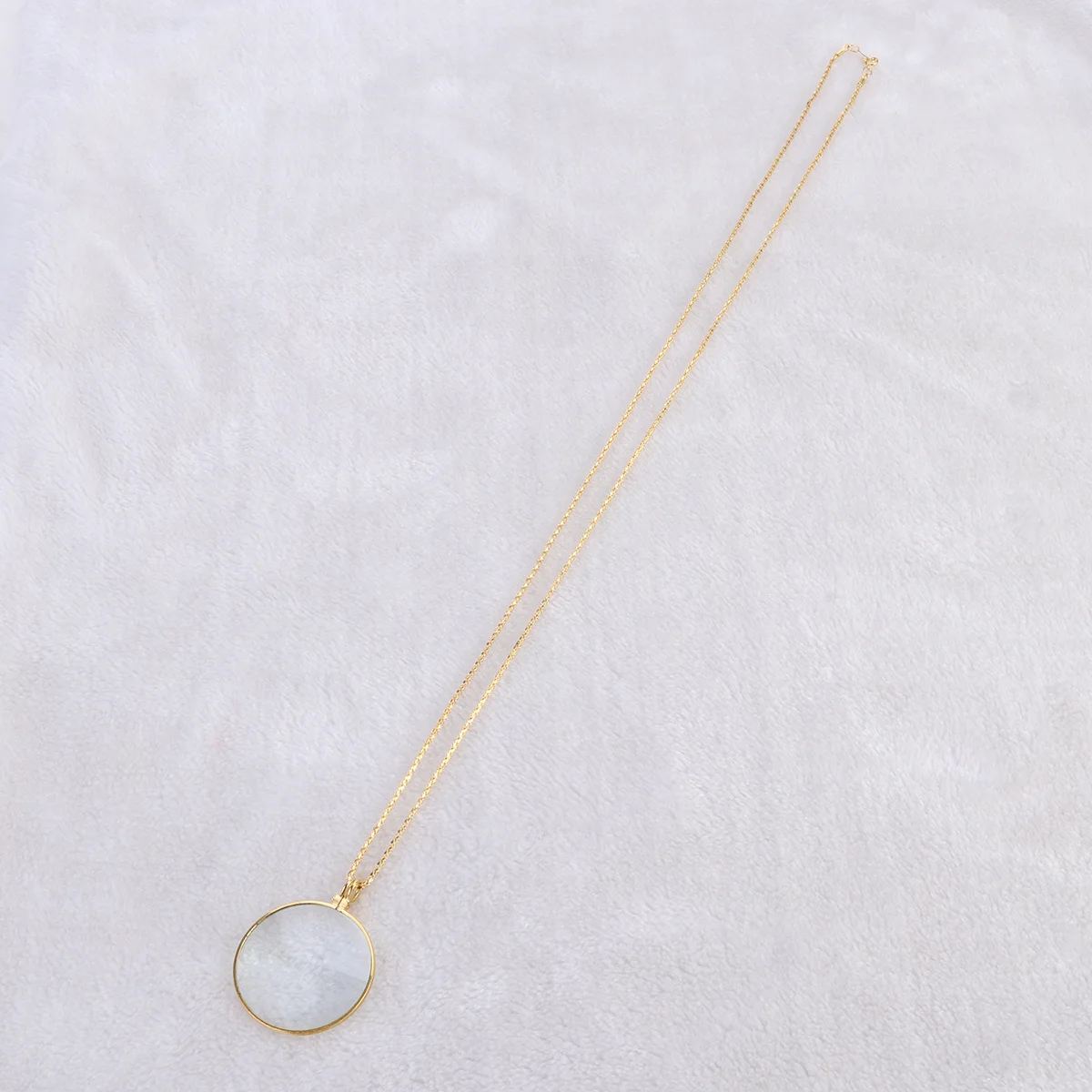 Magnifying Glass Necklace Golden Optical Pendant 5x Magnifier Lens Compact Visual Aid for Reading Precision Work
Magnifying Glass Necklace Golden Optical Pendant 5x Magnifier Lens Compact Visual Aid for Reading Precision Work