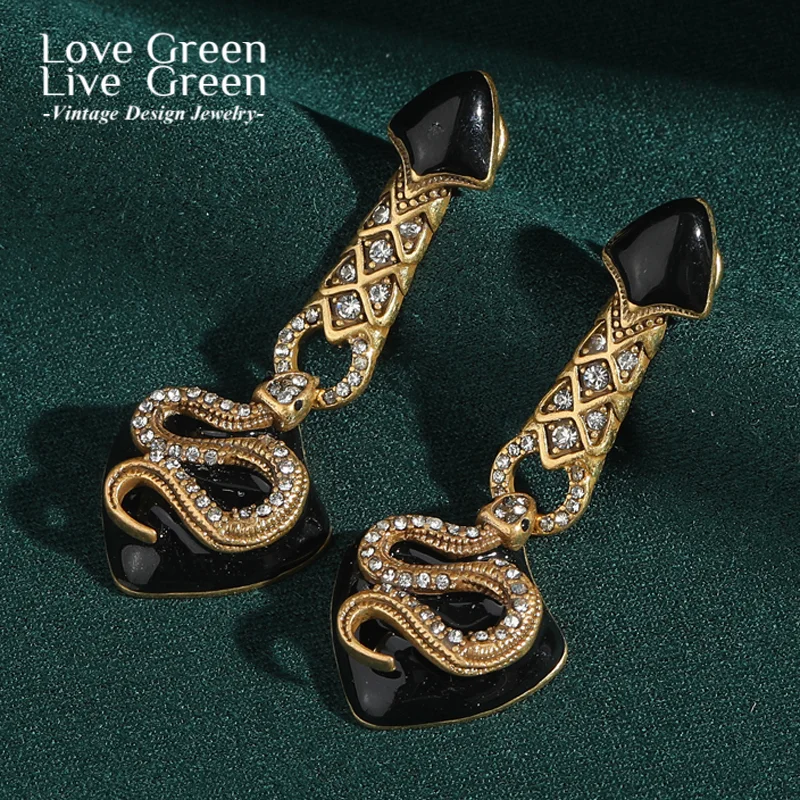 Vintage Black Natural Stone Snake Drop Earring Rhinestone Antique Gold Color Retro Jewelry 2025 Luxury Quality Designer Gifts
Vintage Black Natural Stone Snake Drop Earring Rhinestone Antique Gold Color Retro Jewelry 2025 Luxury Quality Designer Gifts