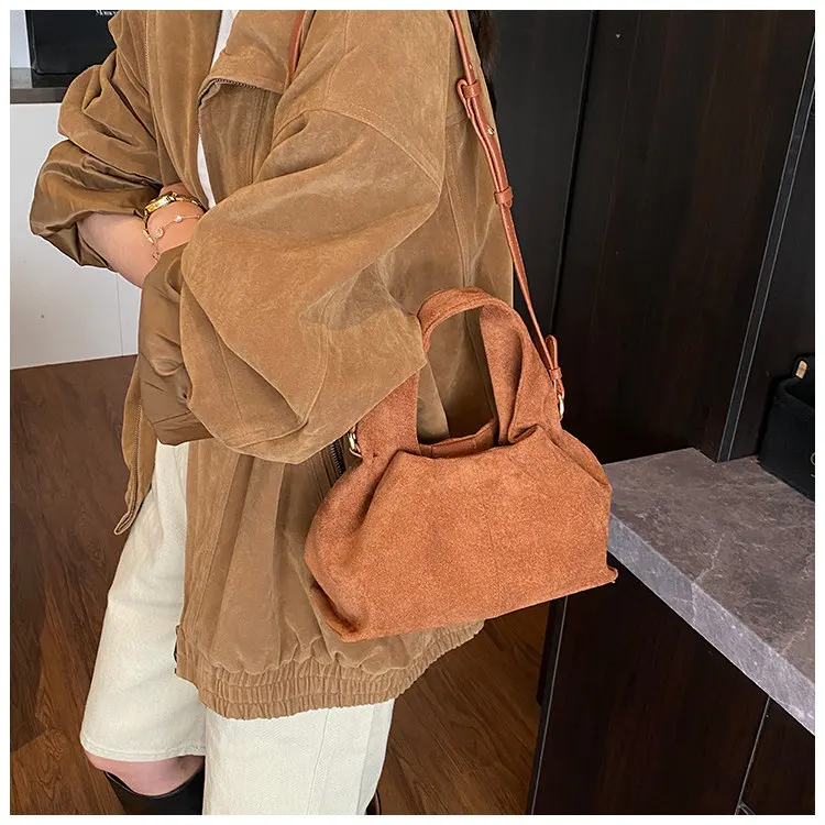 New Collection Premium Texture Light Luxury Retro Niche Suede Handbag Simple Versatile Commting Shoulder Crossbdy Bag For Female
New Collection Premium Texture Light Luxury Retro Niche Suede Handbag Simple Versatile Commting Shoulder Crossbdy Bag For Female