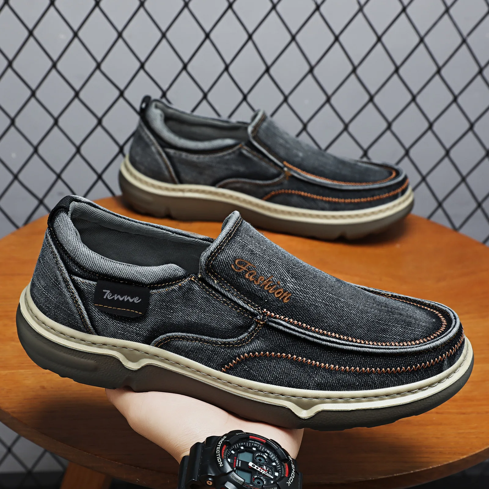 Men's shoes casual old Beijing cloth washed denim single soft sole light dad one pedal canvas
Men's shoes casual old Beijing cloth washed denim single soft sole light dad one pedal canvas