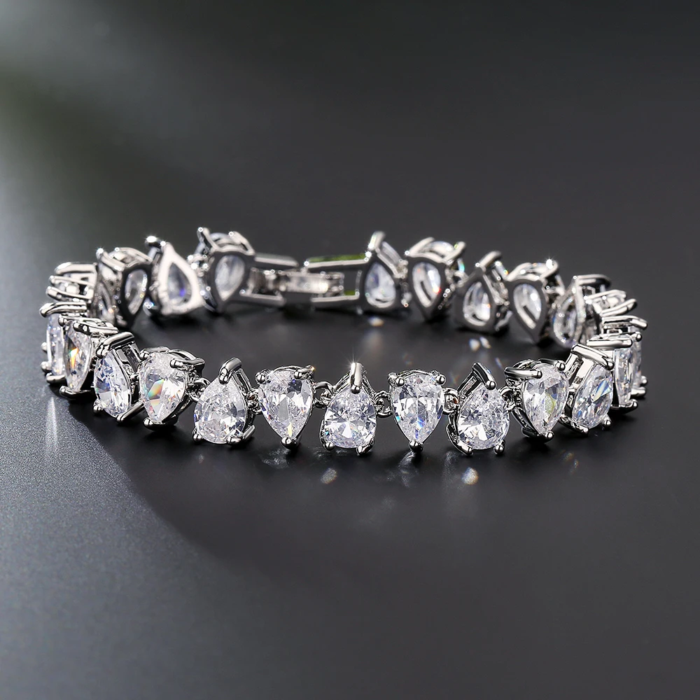 Uilz Fashion Luxury Full Zircon Bracelets For Women Charm Silver Color Crystals Bracelets Women's Wedding Party Jewelry
Uilz Fashion Luxury Full Zircon Bracelets For Women Charm Silver Color Crystals Bracelets Women's Wedding Party Jewelry