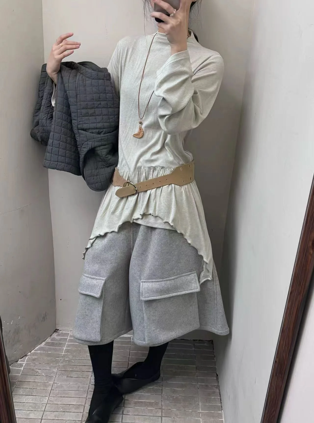 Повседневные японские хлопковые спортивные брюки-джоггеры с высокой талией, легкие брюки-баллоны с большими карманами и пятиконечным принтом
Повседневные японские хлопковые спортивные брюки-джоггеры с высокой талией, легкие брюки-баллоны с большими карманами и пятиконечным принтом