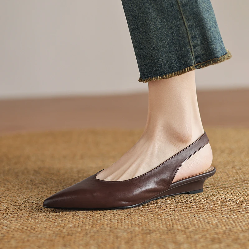 Новинка 2023 года, женская летняя обувь, женская обувь на высоком каблуке на танкетке, повседневная обувь из натуральной кожи с острым носком, женские офисные туфли-лодочки 
Новинка 2023 года, женская летняя обувь, женская обувь на высоком каблуке на танкетке, повседневная обувь из натуральной кожи с острым носком, женские офисные туфли-лодочки