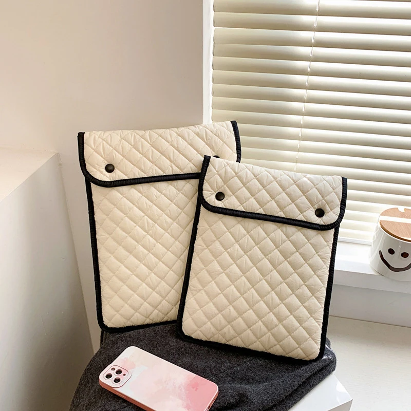 Laptop Bag 11/13 Inch Unisex Button Soft Cover Tablet Laptop Protective Bag Ins Simple Style Liner Bag Laptop Case Sleeve
Laptop Bag 11/13 Inch Unisex Button Soft Cover Tablet Laptop Protective Bag Ins Simple Style Liner Bag Laptop Case Sleeve