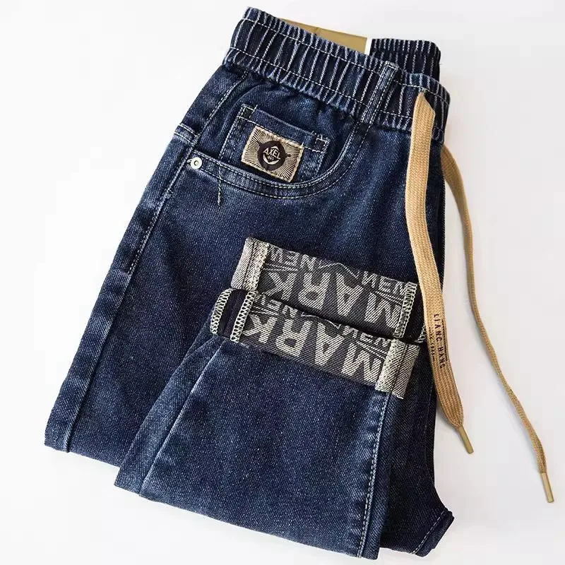 Свободный крой, винтажные мужские джинсы большого размера 300, повседневные джинсовые брюки с эластичной резинкой на талии, осень-зима, модный бренд молодежной завод
Свободный крой, винтажные мужские джинсы большого размера 300, повседневные джинсовые брюки с эластичной резинкой на талии, осень-зима, модный бренд молодежной завод