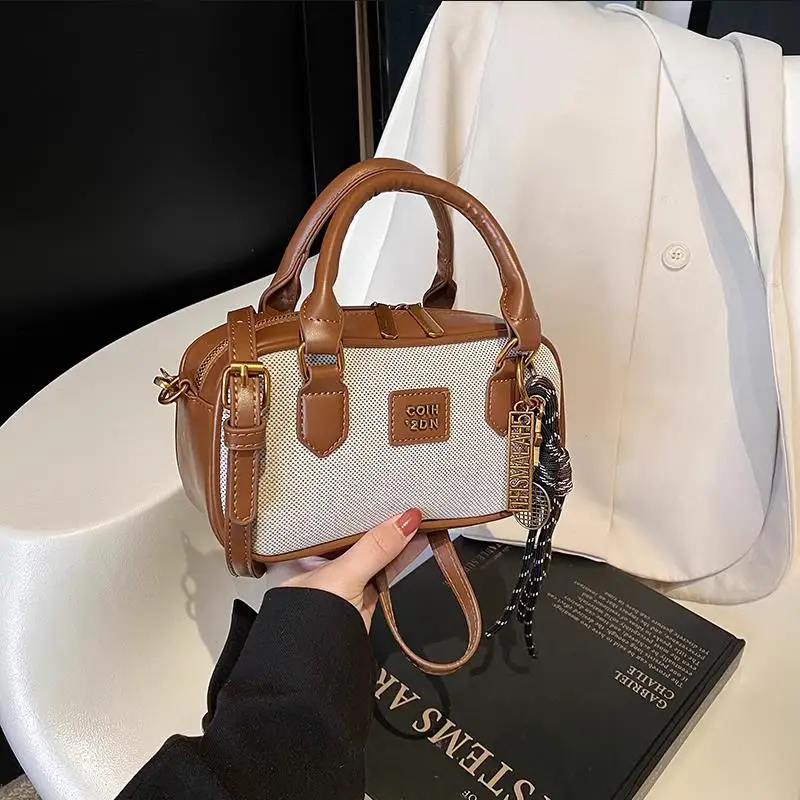New 2025 Top-handle Bags For Women Shoulder Crossbody Bag With Pendant Square Bowling Bags Luxury Brand Designer's Clutch Purse
New 2025 Top-handle Bags For Women Shoulder Crossbody Bag With Pendant Square Bowling Bags Luxury Brand Designer's Clutch Purse