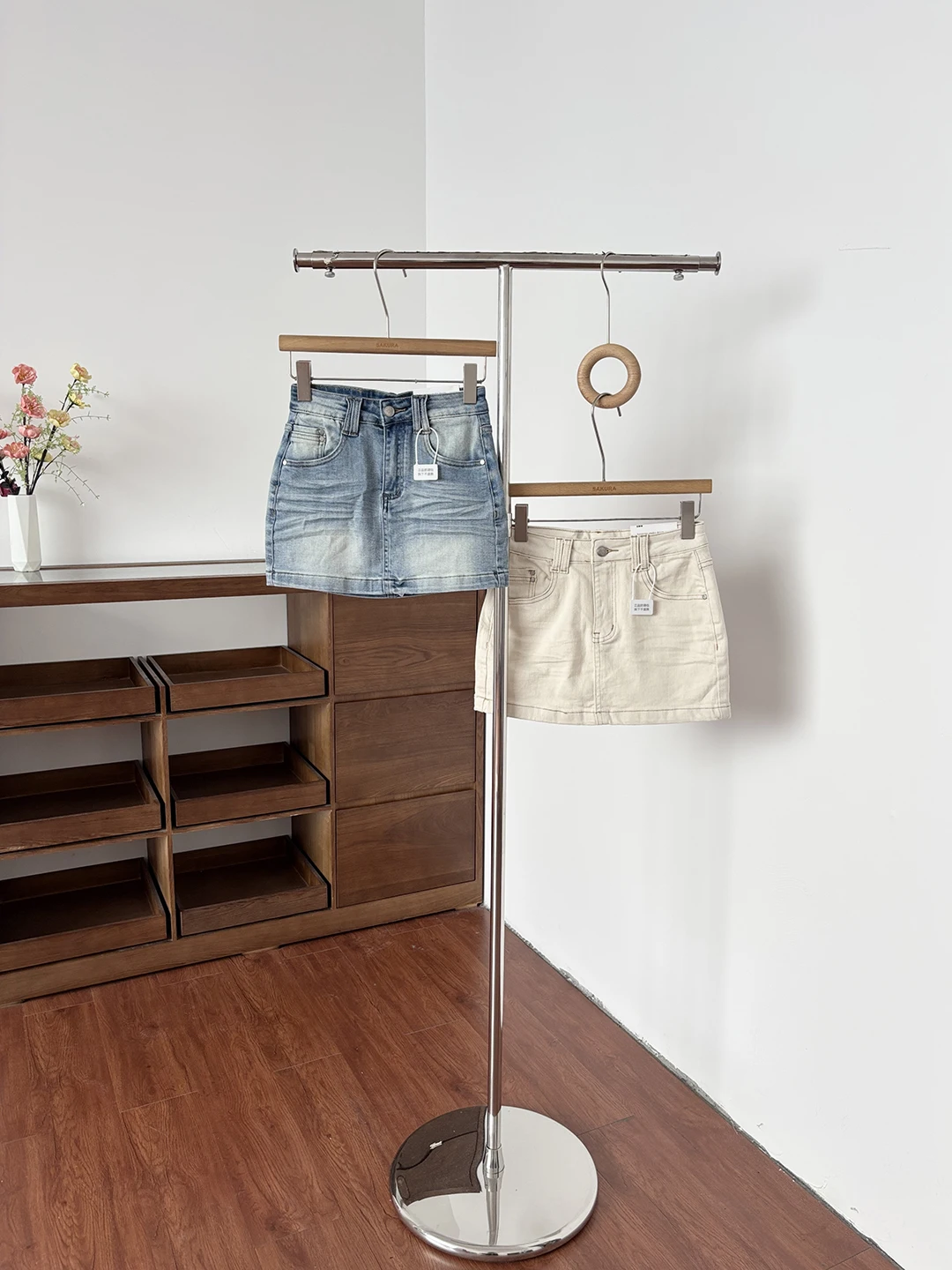 Korean Style Casual Retro Washed Color Denim Skirt Summer New High Waist A-Line Skirt Women's Fashion Hip Covering Slimm...
Korean Style Casual Retro Washed Color Denim Skirt Summer New High Waist A-Line Skirt Women's Fashion Hip Covering Slimm...