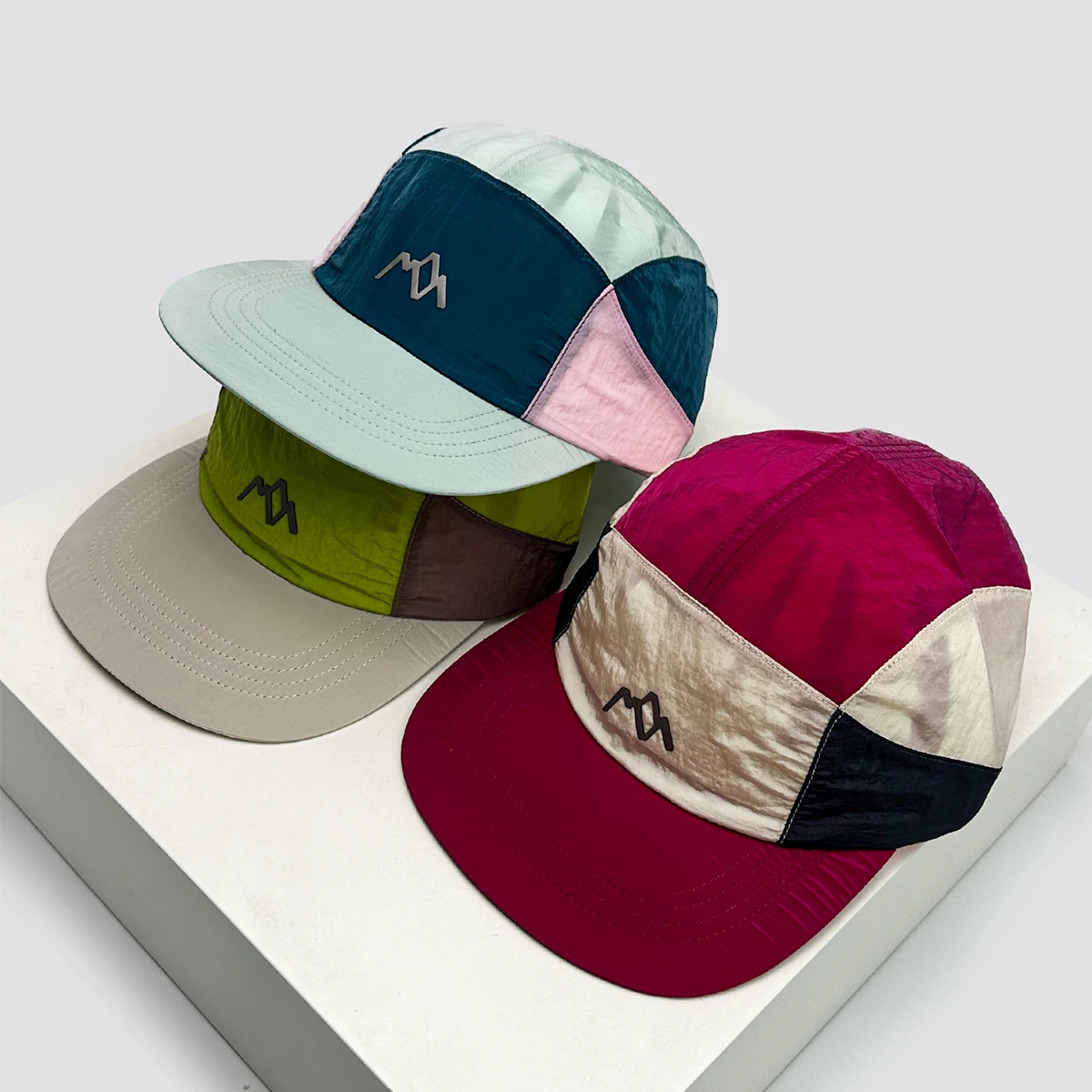 New Unisex Color Block Mountain Niche Baseball Hats Breathable Quick Drying Sunshade Street Peaked Caps Versatile Fashion Retro
New Unisex Color Block Mountain Niche Baseball Hats Breathable Quick Drying Sunshade Street Peaked Caps Versatile Fashion Retro