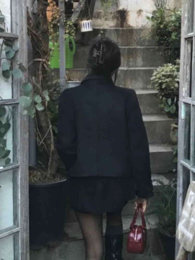 Casual Lapel Women's Woolen Coats Stand Collar Double Breasted Long Sleeve Pockets Jackets 2025 Autumn Winter Lady Outwear
Casual Lapel Women's Woolen Coats Stand Collar Double Breasted Long Sleeve Pockets Jackets 2025 Autumn Winter Lady Outwear