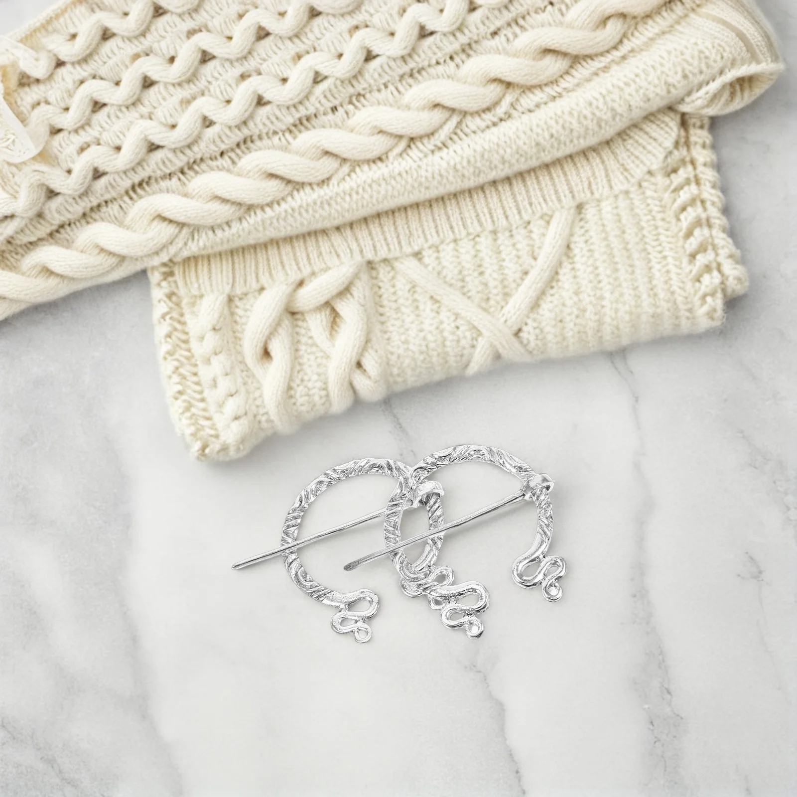 2pcs Viking Brooch Women Vintage Cloak Medieval Scarf Shawl Pin Zinc Alloy Clothing Accessory Cardigan Clip Unique Sweatshirt
2pcs Viking Brooch Women Vintage Cloak Medieval Scarf Shawl Pin Zinc Alloy Clothing Accessory Cardigan Clip Unique Sweatshirt