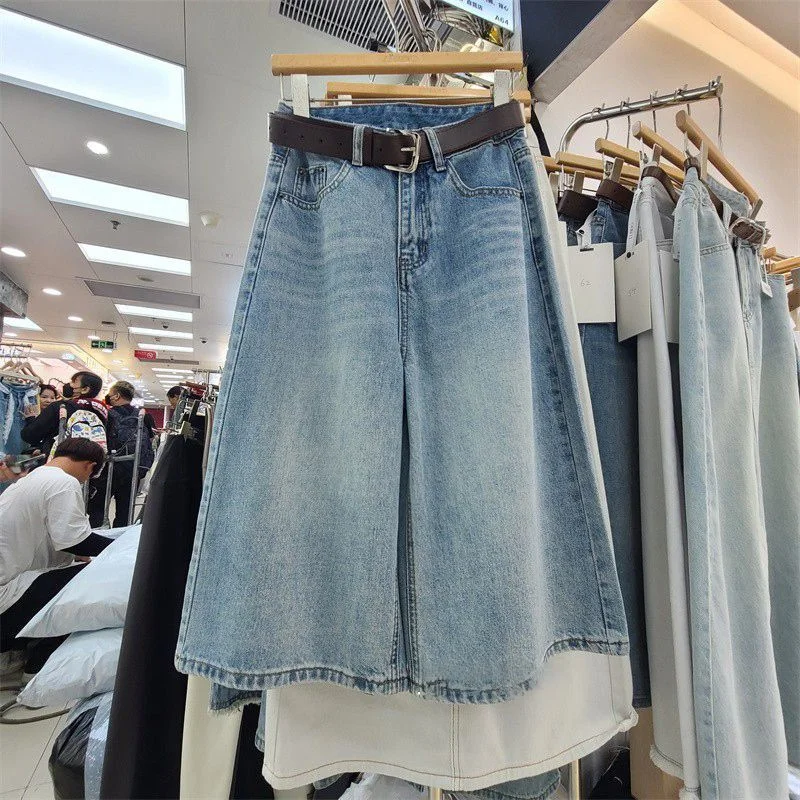 Women's Light Wash High-Waisted Denim Culottes with Belt, Loose Wide-Leg Jean Shorts, Casual Summer Streetwear
Women's Light Wash High-Waisted Denim Culottes with Belt, Loose Wide-Leg Jean Shorts, Casual Summer Streetwear