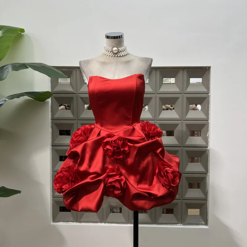 Niche Design Satin Ruched Floral Bubble Dress Strapless Party Gown
Niche Design Satin Ruched Floral Bubble Dress Strapless Party Gown