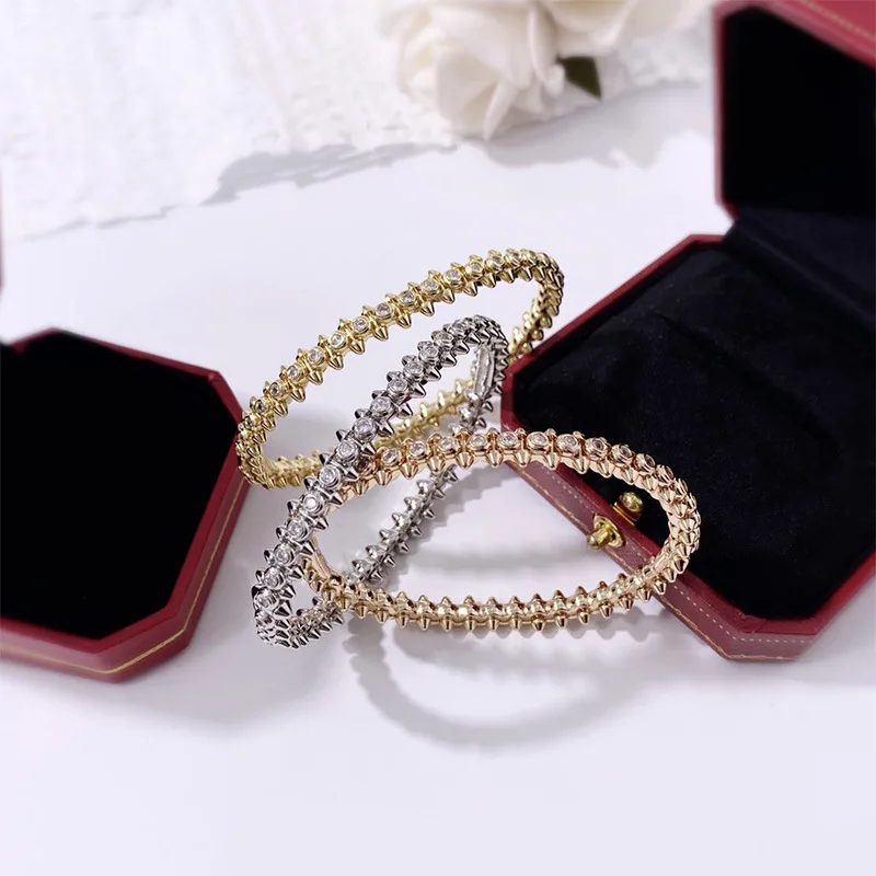 High Quality Copper Gilding Fashion Personality New Style Punk Rivets Bangle For Women Fashion Jewelry
High Quality Copper Gilding Fashion Personality New Style Punk Rivets Bangle For Women Fashion Jewelry