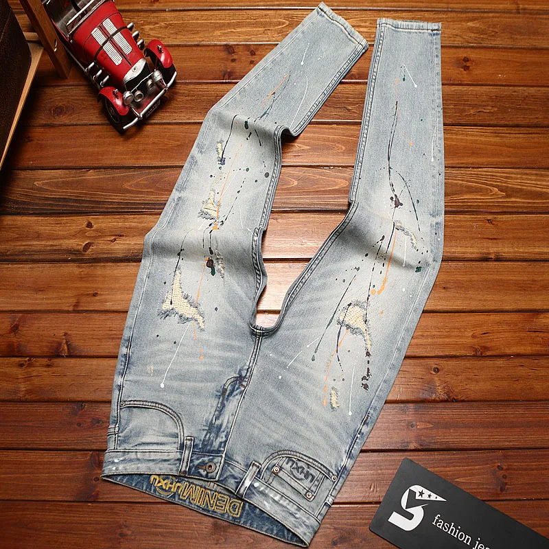 Ripped patch jeans for men, slim fit with small feet, splashed ink print, washed retro nostalgic fashion pants
Ripped patch jeans for men, slim fit with small feet, splashed ink print, washed retro nostalgic fashion pants