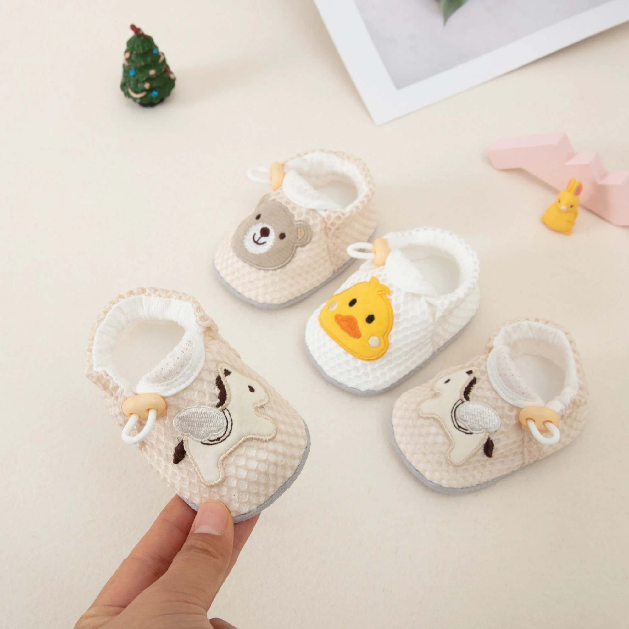 Cute Cartoon Design Toddler Shoes Lightweight Breathable Slip-On Sneakers Soft Sole Anti-Slip First Walkers for Infants
Cute Cartoon Design Toddler Shoes Lightweight Breathable Slip-On Sneakers Soft Sole Anti-Slip First Walkers for Infants