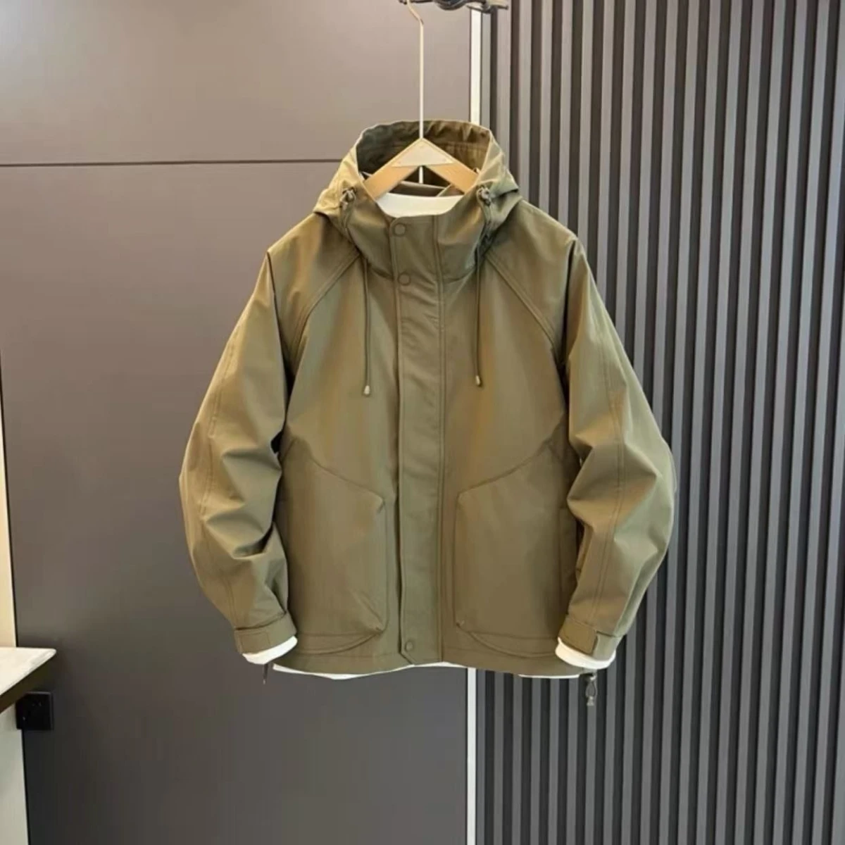 Men's Casual Hooded Jaet Autumn Winter Outdoor Faion Sports Slimming Polyester Fiber Ox Cloth Workwear Coat
Men's Casual Hooded Jaet Autumn Winter Outdoor Faion Sports Slimming Polyester Fiber Ox Cloth Workwear Coat