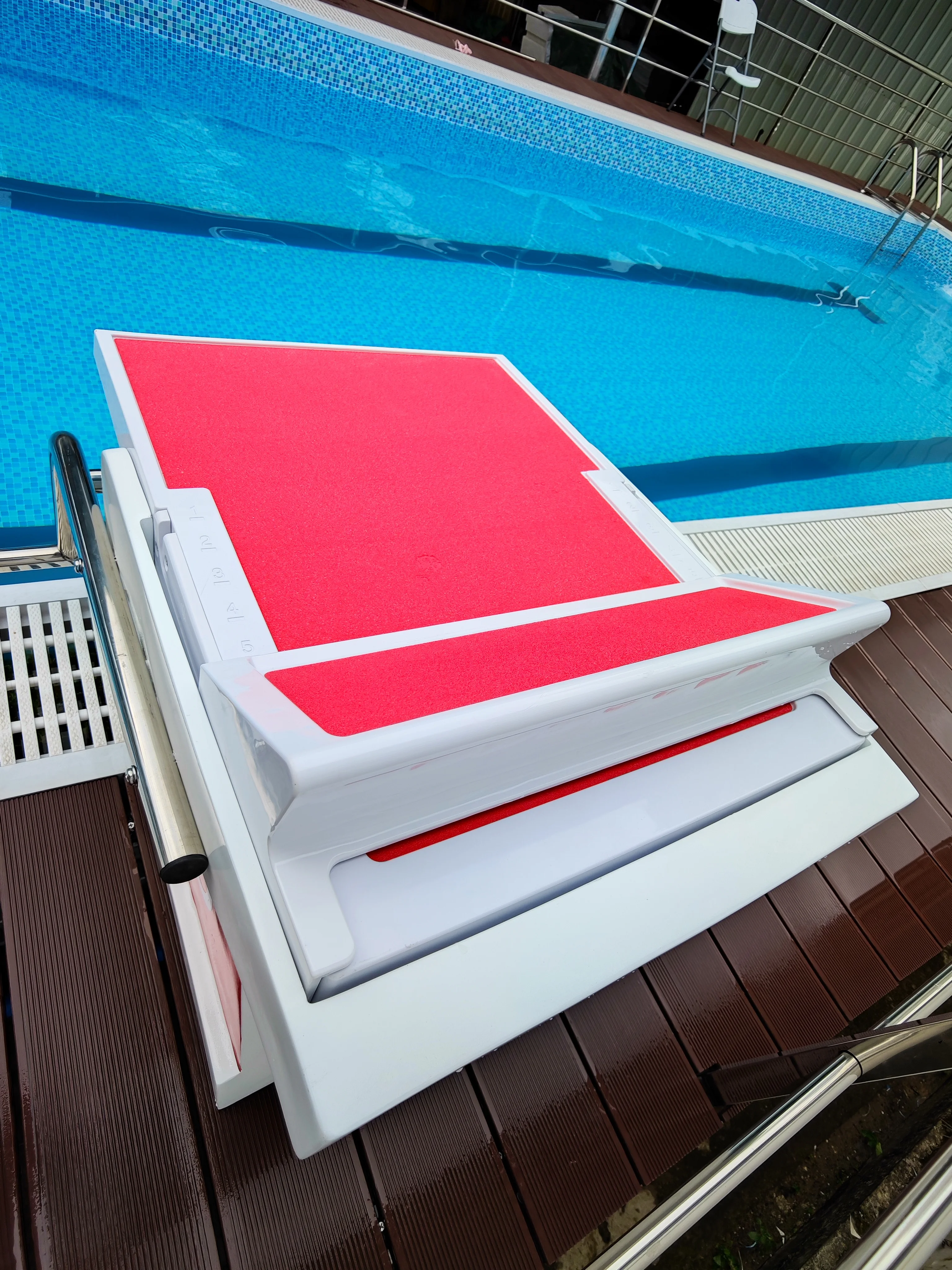 Anti-Slip One Step Starting Block Swimming Pool Competition Starting Platform Pool Facilities
Anti-Slip One Step Starting Block Swimming Pool Competition Starting Platform Pool Facilities