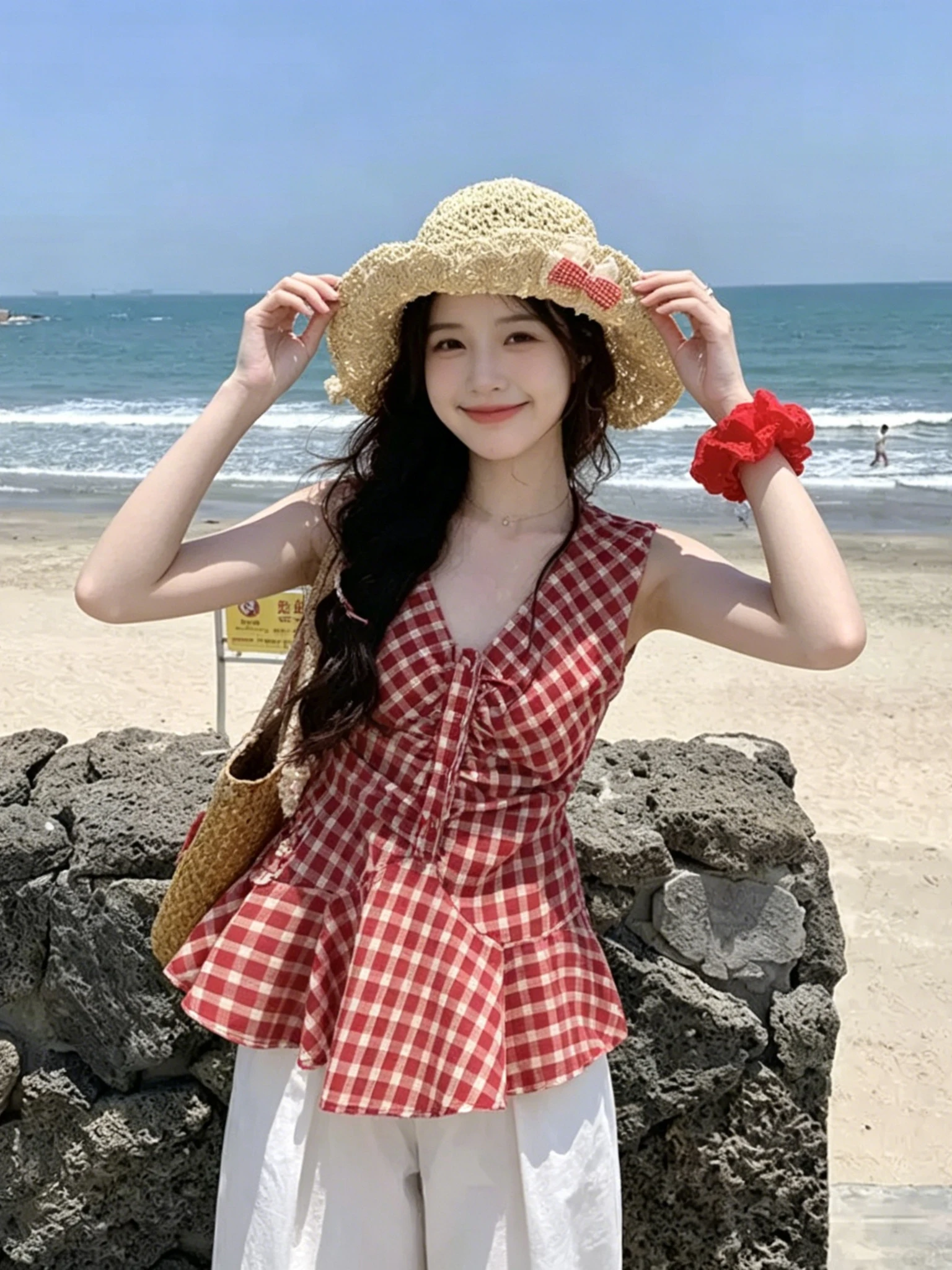 Red Plaid Sleeveless Shirt Women Summer 2026 New Style Dopey Doll Waist Cinched Bright Shirt French Style V-neck Regular Length
Red Plaid Sleeveless Shirt Women Summer 2026 New Style Dopey Doll Waist Cinched Bright Shirt French Style V-neck Regular Length