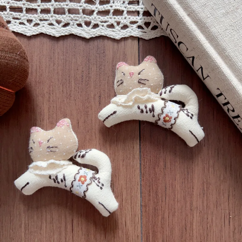 High Quality Stuffed Plush Kitten Brooch Pin Hair Clip Bag Charm DIY for Children Apparel Accessories Lightweight
High Quality Stuffed Plush Kitten Brooch Pin Hair Clip Bag Charm DIY for Children Apparel Accessories Lightweight
