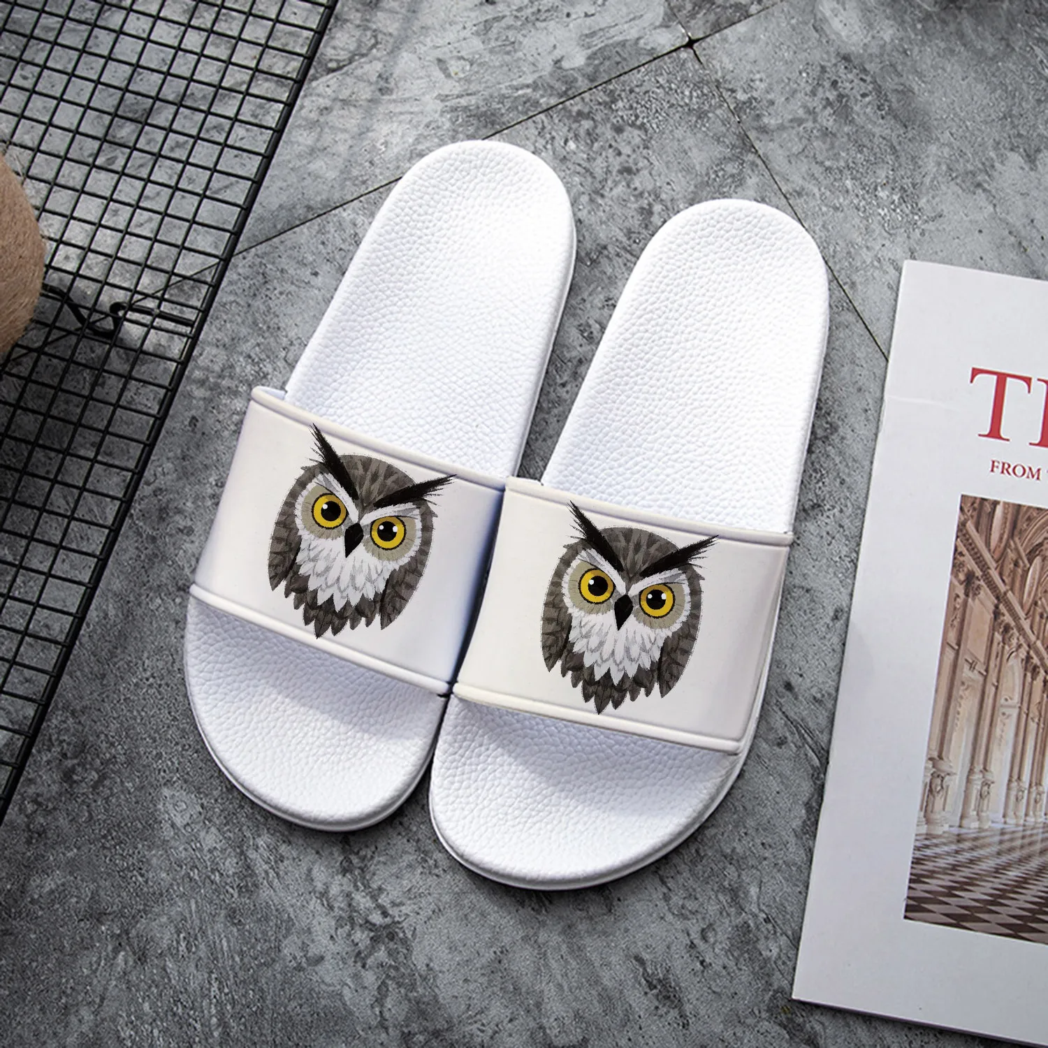 Fashionable And Minimalist Style Bathroom Slippers, Summer Home Cool Sandals, Outdoor Women'S PVC Indoor Slippers.
Fashionable And Minimalist Style Bathroom Slippers, Summer Home Cool Sandals, Outdoor Women'S PVC Indoor Slippers.