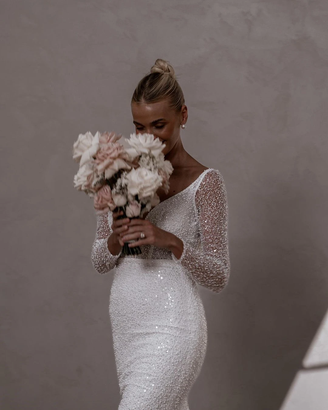 Plus Size Vows Customized Glitter Bride Dress Hollow Cow-Back Sequies Fully Beaded Crystal Sexy Bridal Gowns Wedding Party Dress
Plus Size Vows Customized Glitter Bride Dress Hollow Cow-Back Sequies Fully Beaded Crystal Sexy Bridal Gowns Wedding Party Dress