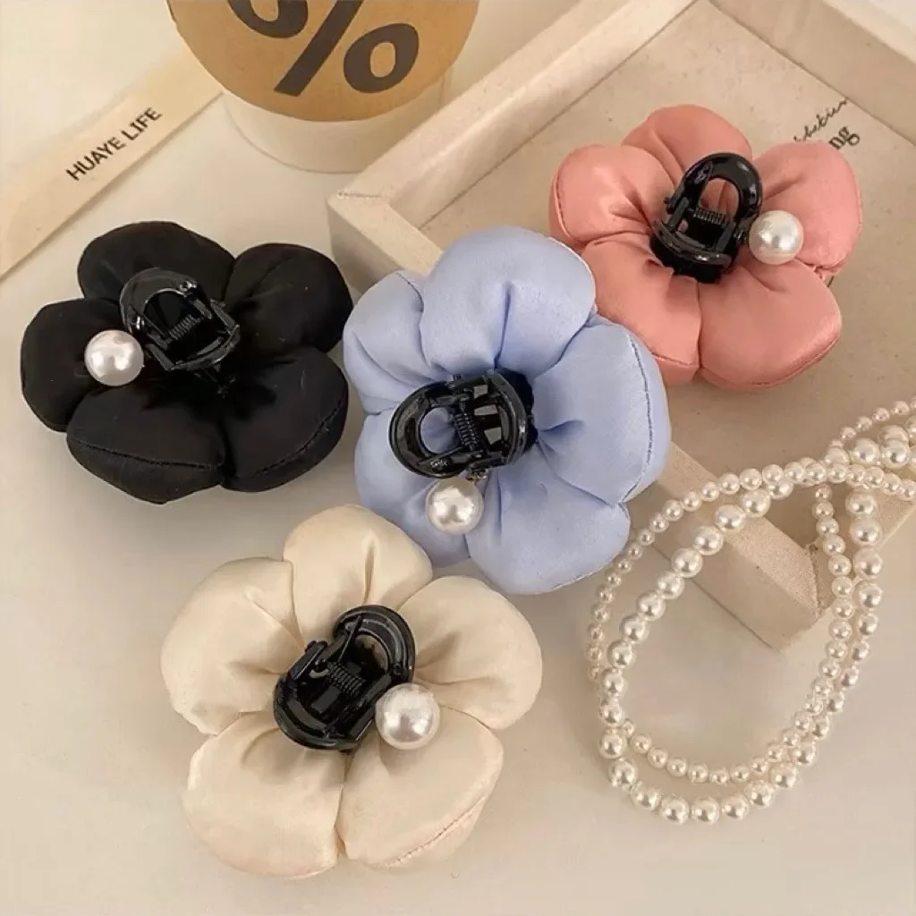 New Sweet Sponge Puff Flower Hair Claw Fabric Material Fresh and Fashionable Design Shark Clip Women's Hair Accessories
New Sweet Sponge Puff Flower Hair Claw Fabric Material Fresh and Fashionable Design Shark Clip Women's Hair Accessories
