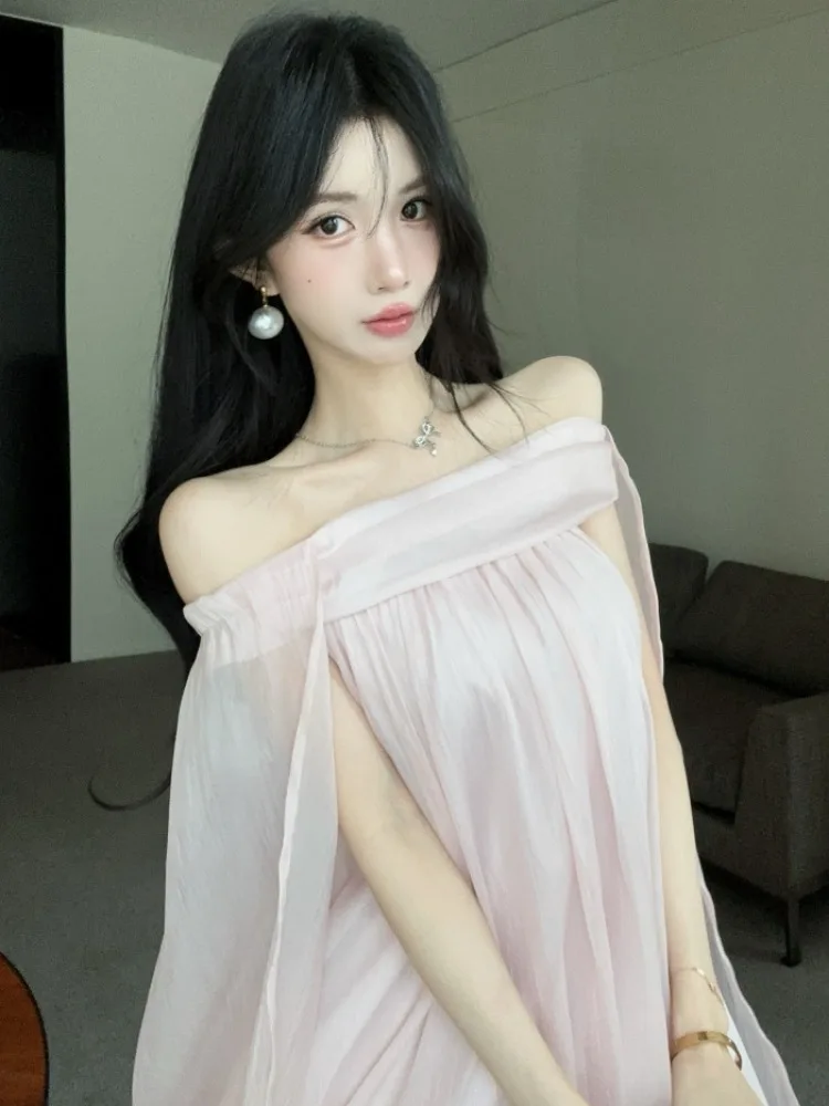 Новое летнее женское шифоновое платье Sweet Pure Desire Style с одним открытым плечом, свободного кроя, с высокой талией, с короткой пышной юбкой
Новое летнее женское шифоновое платье Sweet Pure Desire Style с одним открытым плечом, свободного кроя, с высокой талией, с короткой пышной юбкой