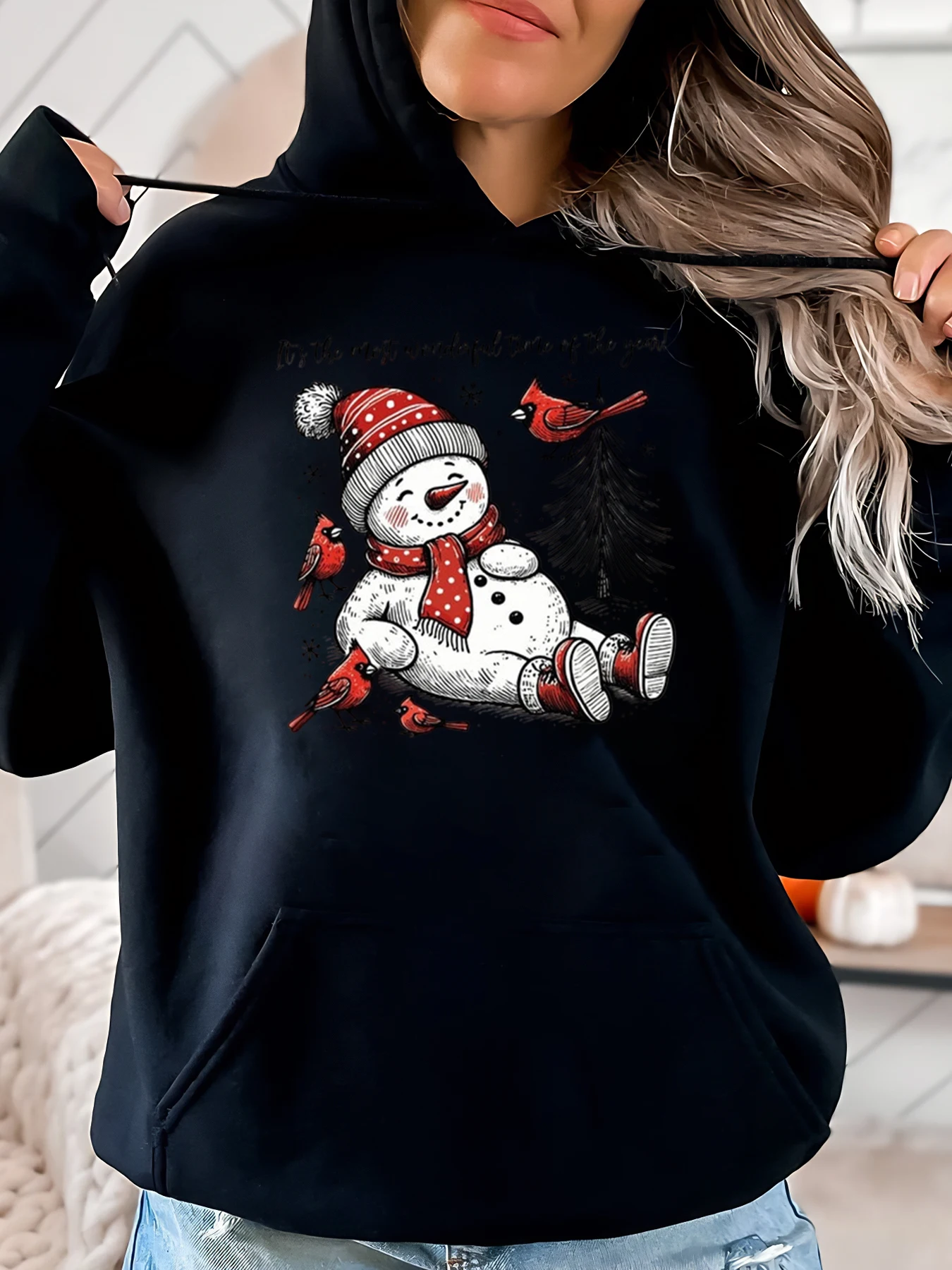 Рождественская толстовка с принтом снеговика и кардиналов, женская зимняя праздничная повседневная одежда, черная, больших размеров
Рождественская толстовка с принтом снеговика и кардиналов, женская зимняя праздничная повседневная одежда, черная, больших размеров