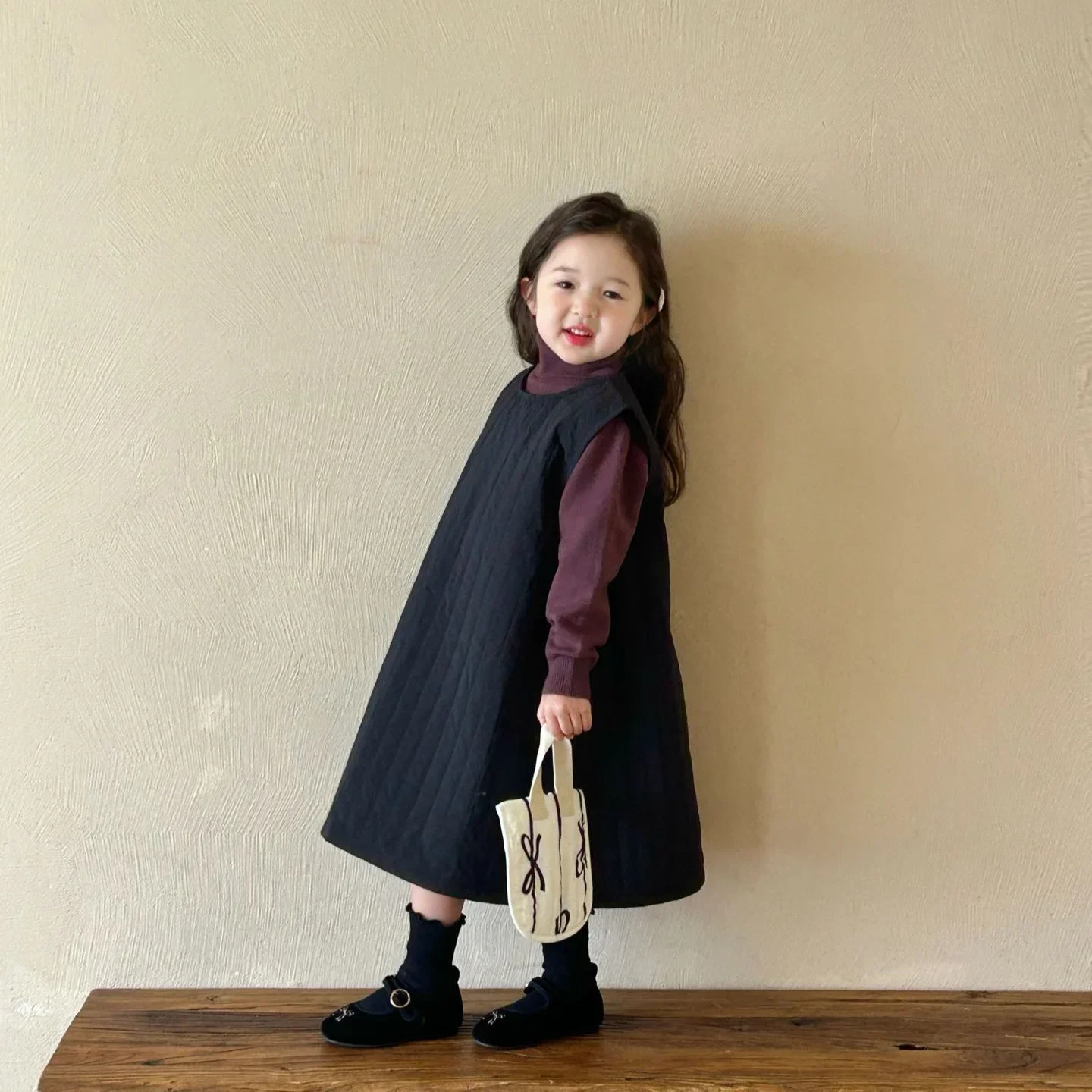 2024 Winter New Children's Clothing Korean Edition Children's Clothing Girls' Cotton Quilted Line Vest Skirt Winter Cotton Skirt
2024 Winter New Children's Clothing Korean Edition Children's Clothing Girls' Cotton Quilted Line Vest Skirt Winter Cotton Skirt