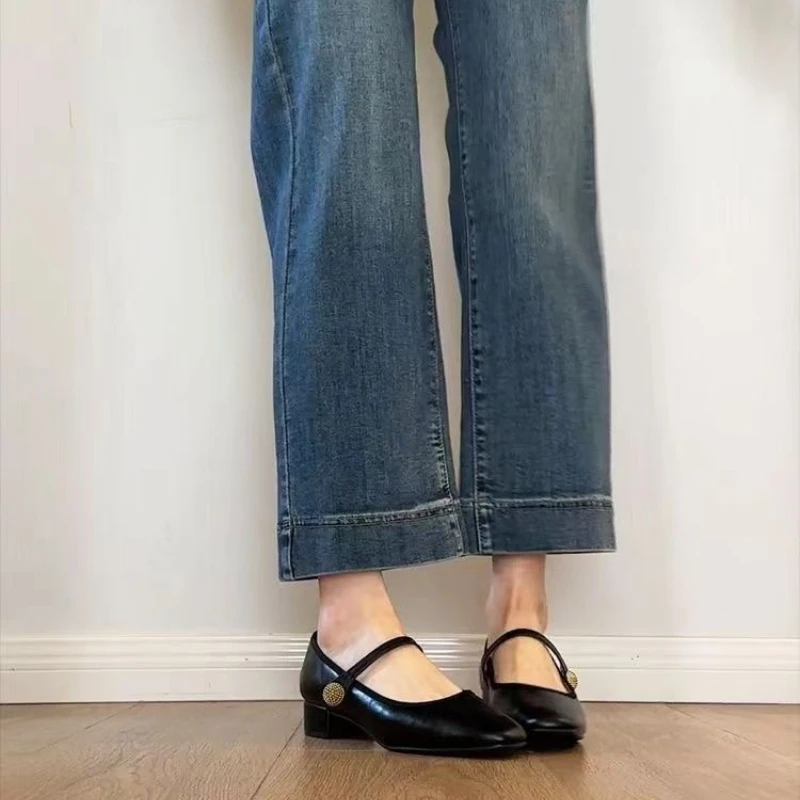 Elegant Vintage Square Toe Mary Jane Pumps Low Heel Soft Leather Women Shoes Match Dresses Spring 2026 New
Elegant Vintage Square Toe Mary Jane Pumps Low Heel Soft Leather Women Shoes Match Dresses Spring 2026 New