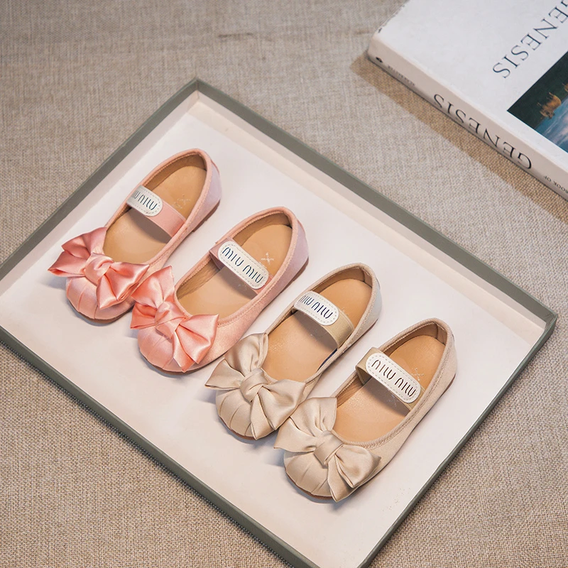 Brand Kids Shoes Butterfly Cute Girl Shoe Spring Princess Shoe Fashionable Mary Jane Shoe Soft Soled Child Small Leather Shoes
Brand Kids Shoes Butterfly Cute Girl Shoe Spring Princess Shoe Fashionable Mary Jane Shoe Soft Soled Child Small Leather Shoes