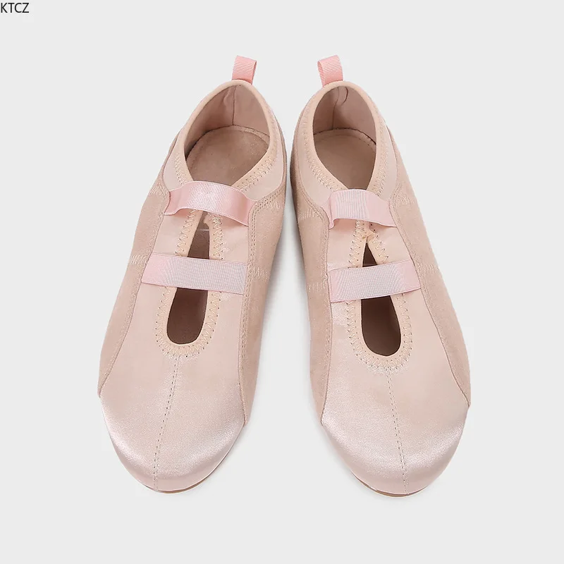 2026 Spring and Autumn New Women's Rose Silk Satin Textured Flat Ballet One Pedal Loafers Single Shoes
2026 Spring and Autumn New Women's Rose Silk Satin Textured Flat Ballet One Pedal Loafers Single Shoes