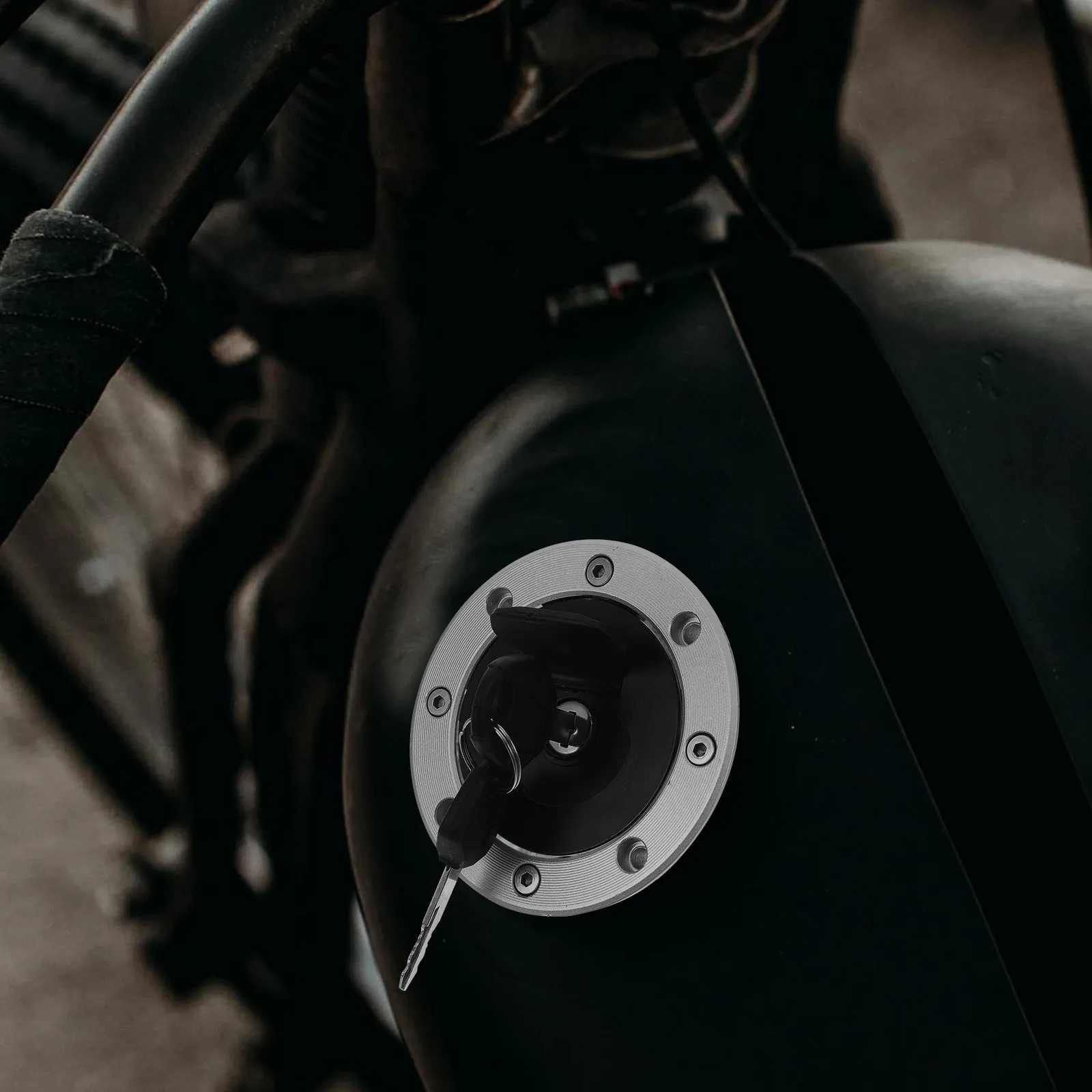 Car Fuel Tank Cap Locking Gas Cap with Key Compact Lightweight Replacement for Gsxr600 750 1000 Vehicle Oil Tank Cover
Car Fuel Tank Cap Locking Gas Cap with Key Compact Lightweight Replacement for Gsxr600 750 1000 Vehicle Oil Tank Cover