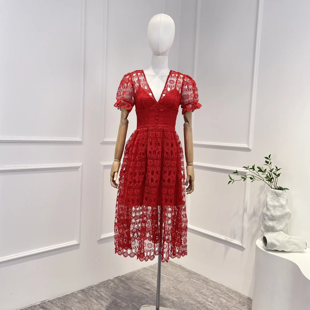 Red Hollow Out V-neck Patchwork Buttons Midi Dress 2023 New Arrivals High Quality Women Clothes
Red Hollow Out V-neck Patchwork Buttons Midi Dress 2023 New Arrivals High Quality Women Clothes