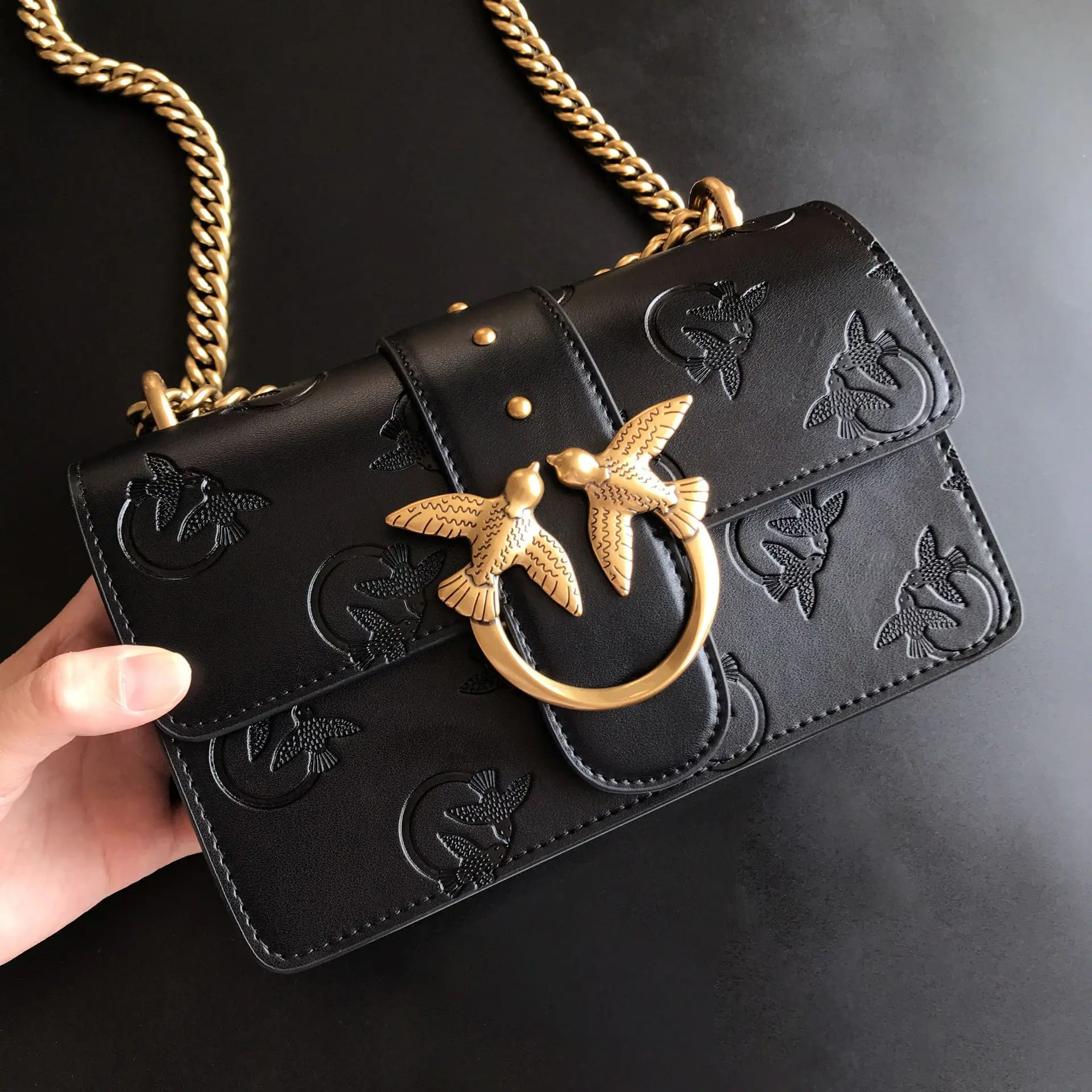 New Luxury Women's Genuine Leather Embossed Hobo Shoulder Bag - Stylish Crossbody Purse with Chain Strap, Versatile for Daily
New Luxury Women's Genuine Leather Embossed Hobo Shoulder Bag - Stylish Crossbody Purse with Chain Strap, Versatile for Daily