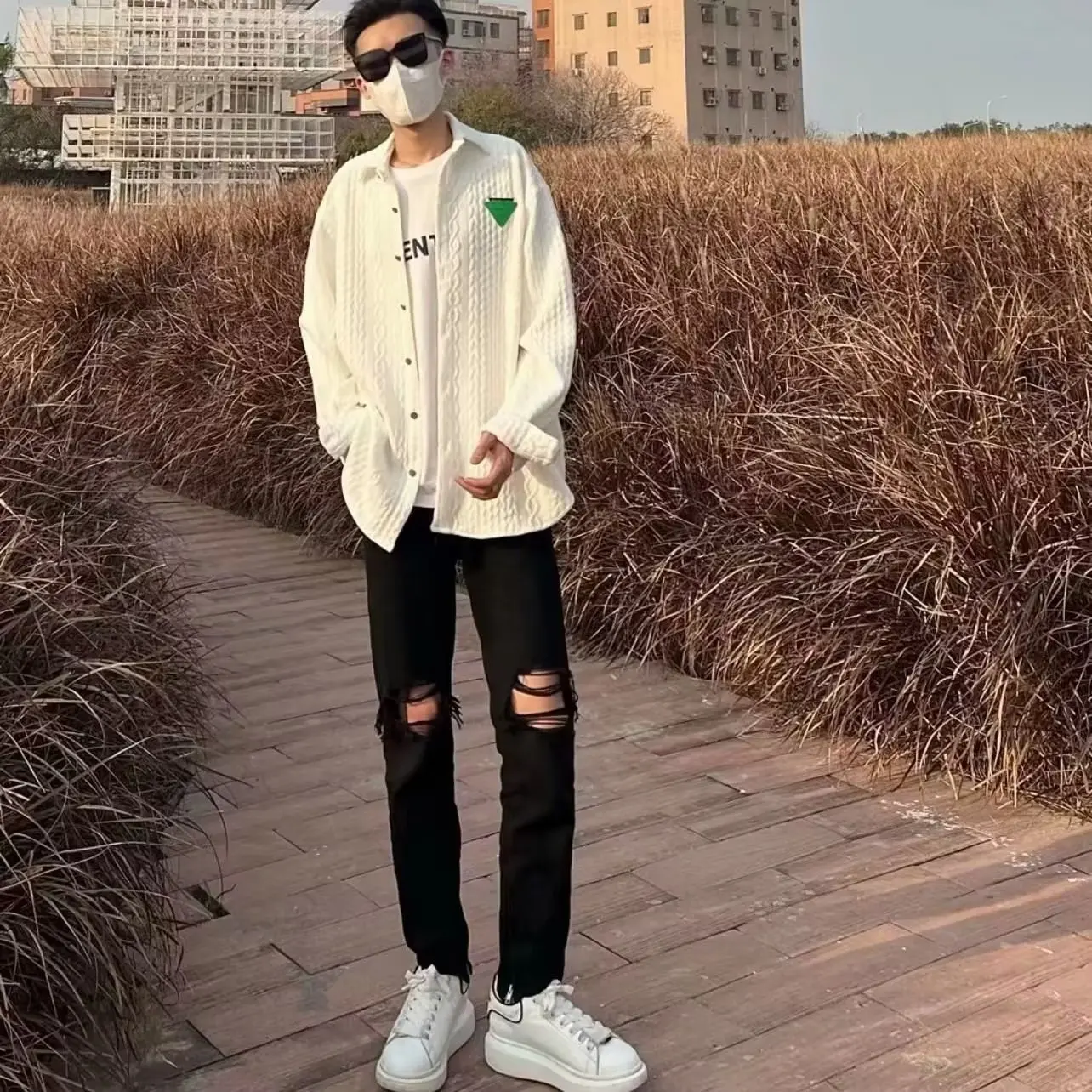 Fall New Men's Jeans Loose Straight Leg Torn Trendy Brand Cool Long Pants High Waist Zipper Closure Casual Straight Leg Jeans
Fall New Men's Jeans Loose Straight Leg Torn Trendy Brand Cool Long Pants High Waist Zipper Closure Casual Straight Leg Jeans