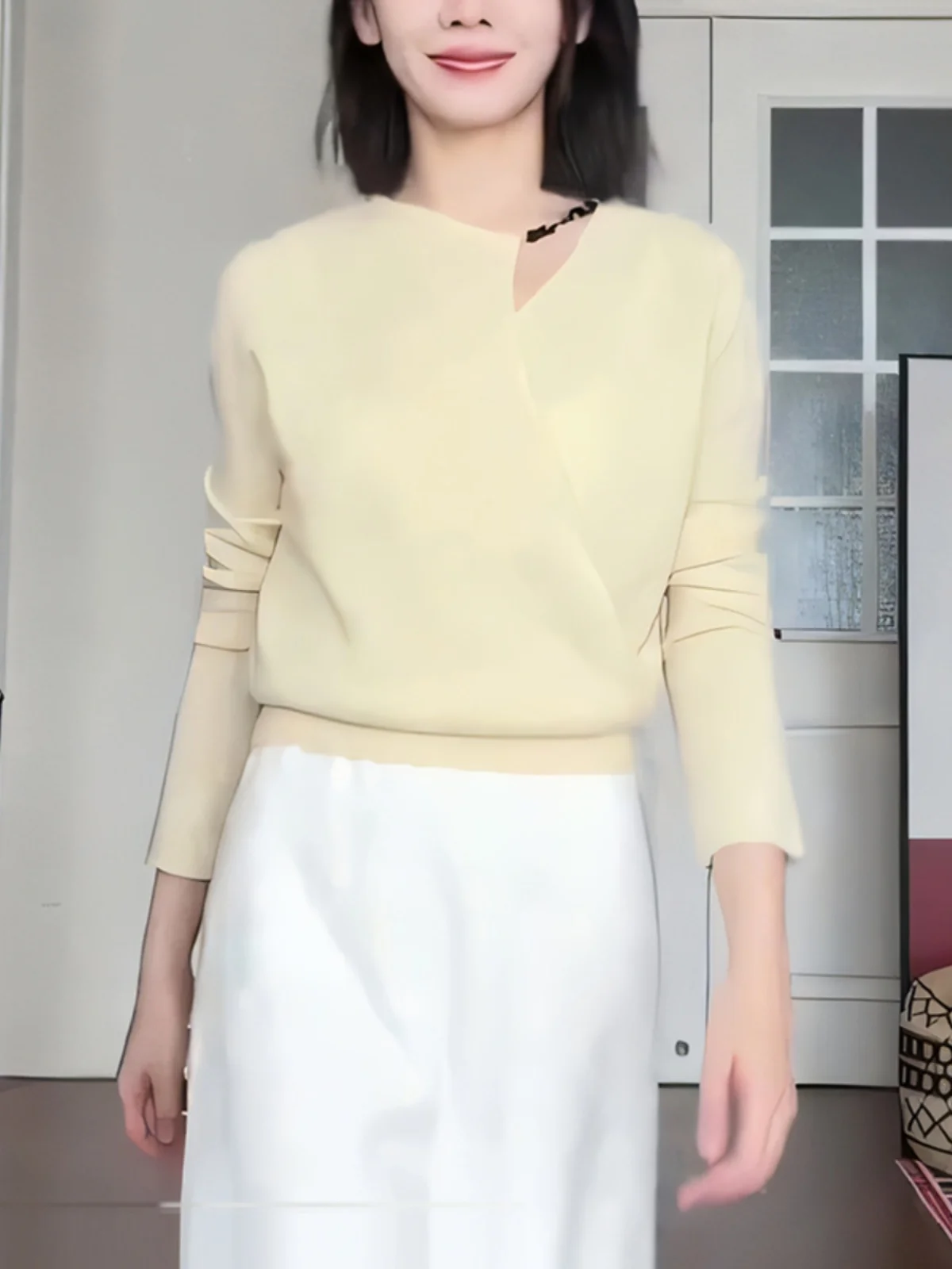 Мягкий, нежный, винтажный, модный, простой дизайн, светло-желтый вязаный свитер с длинными рукавами для женщин, осенняя новинка
Мягкий, нежный, винтажный, модный, простой дизайн, светло-желтый вязаный свитер с длинными рукавами для женщин, осенняя новинка