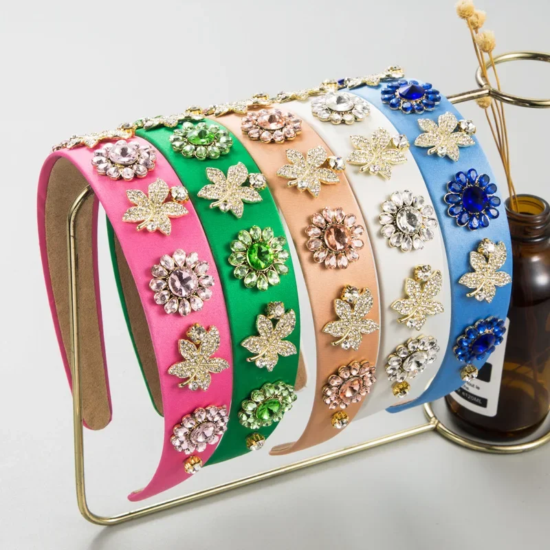 Baroque Padded Headband Featuring Sparkling Rhinestone Maple Leaves And Crystal Daisy Charms Elegant Party Hair Accessories
Baroque Padded Headband Featuring Sparkling Rhinestone Maple Leaves And Crystal Daisy Charms Elegant Party Hair Accessories