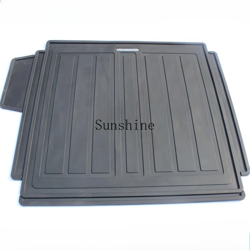 Подходит для оригинальной накладки багажника Range Rover 2013-2020 гг.
Подходит для оригинальной накладки багажника Range Rover 2013-2020 гг.