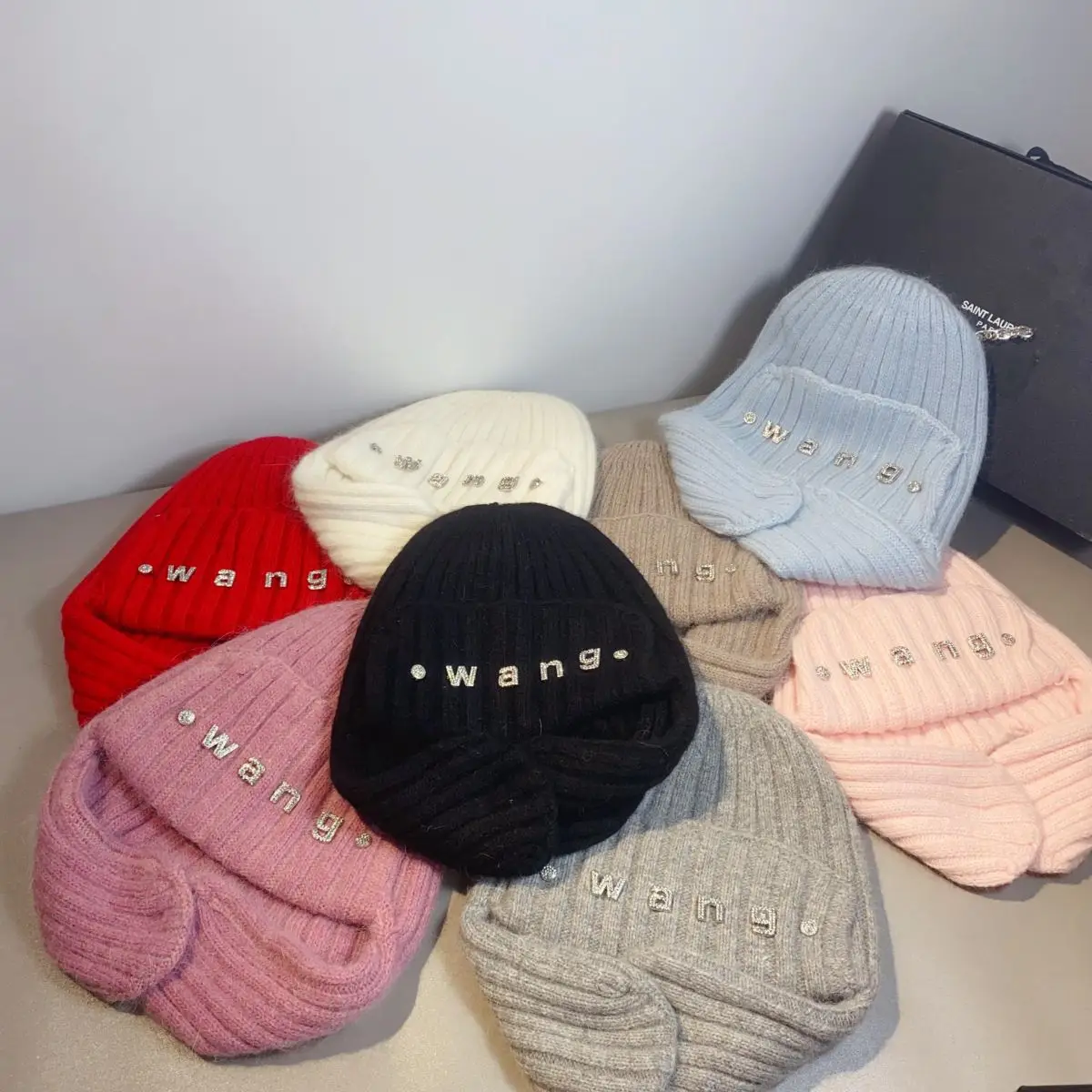 Nordic Winter Hat Leisure Style Flash Diamond WANG Rabbit Hair Ear Protection Knitted Warmth Thickened Outdoor Headband Cold Hat
Nordic Winter Hat Leisure Style Flash Diamond WANG Rabbit Hair Ear Protection Knitted Warmth Thickened Outdoor Headband Cold Hat