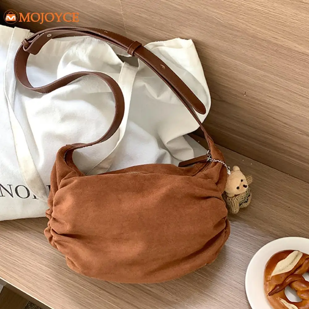 Retro Suede Ruched Shoulder Bag for Women Multi-Pockets Handbag Adjustable Strap Crossbody Bag Ladies Solid Casual Commuting Bag
Retro Suede Ruched Shoulder Bag for Women Multi-Pockets Handbag Adjustable Strap Crossbody Bag Ladies Solid Casual Commuting Bag