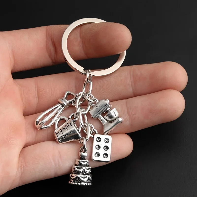 1pc Kitchen Utensils Keychain For Men, Cake Pizza Pan And Fork Model Key Ring, Small Gift
1pc Kitchen Utensils Keychain For Men, Cake Pizza Pan And Fork Model Key Ring, Small Gift