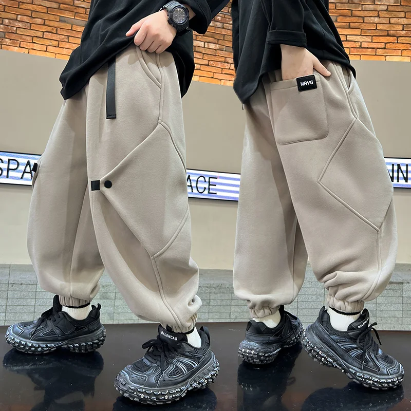 Spring New Children's Pants Boys' Fashion Design Plush Sports Pants Cool and Versatile in Autumn and Winter Havem Pants Trendy
Spring New Children's Pants Boys' Fashion Design Plush Sports Pants Cool and Versatile in Autumn and Winter Havem Pants Trendy