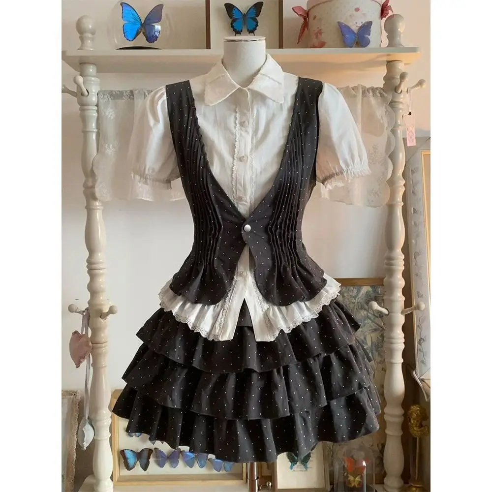 Spring and Summer New Layered Vest Shirt College Half Skirt Three Piece Set
Spring and Summer New Layered Vest Shirt College Half Skirt Three Piece Set