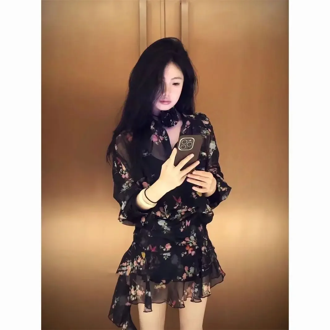 2 Piece Skirt Set Vintage Butterfly Print Suits Women Casual Black Chiffon Long Sleeve Blouse + Sexy Slim Short Skirt Retro Chic
2 Piece Skirt Set Vintage Butterfly Print Suits Women Casual Black Chiffon Long Sleeve Blouse + Sexy Slim Short Skirt Retro Chic