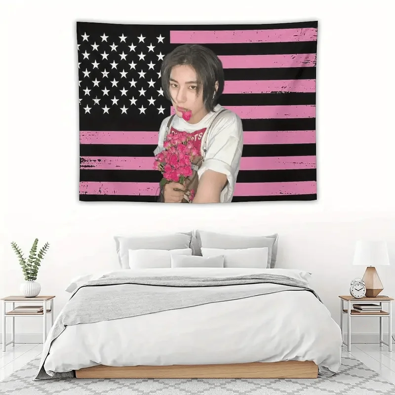 1pc Shen Zailun American Flag Tapestry, Patriotic Wall Art Decor, Horizontal Peach Pink and Light Beige Fabric for Hanging in Bedrooms
1pc Shen Zailun American Flag Tapestry, Patriotic Wall Art Decor, Horizontal Peach Pink and Light Beige Fabric for Hanging in Bedrooms
