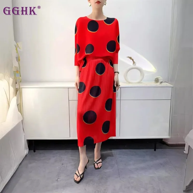 GGHK Pleated Women Suit 2024 Spring Autumn New Round Neck Long Sleeve T-Shirt Casual A-Line Half Skirt FemaleTwo Piece Set
GGHK Pleated Women Suit 2024 Spring Autumn New Round Neck Long Sleeve T-Shirt Casual A-Line Half Skirt FemaleTwo Piece Set