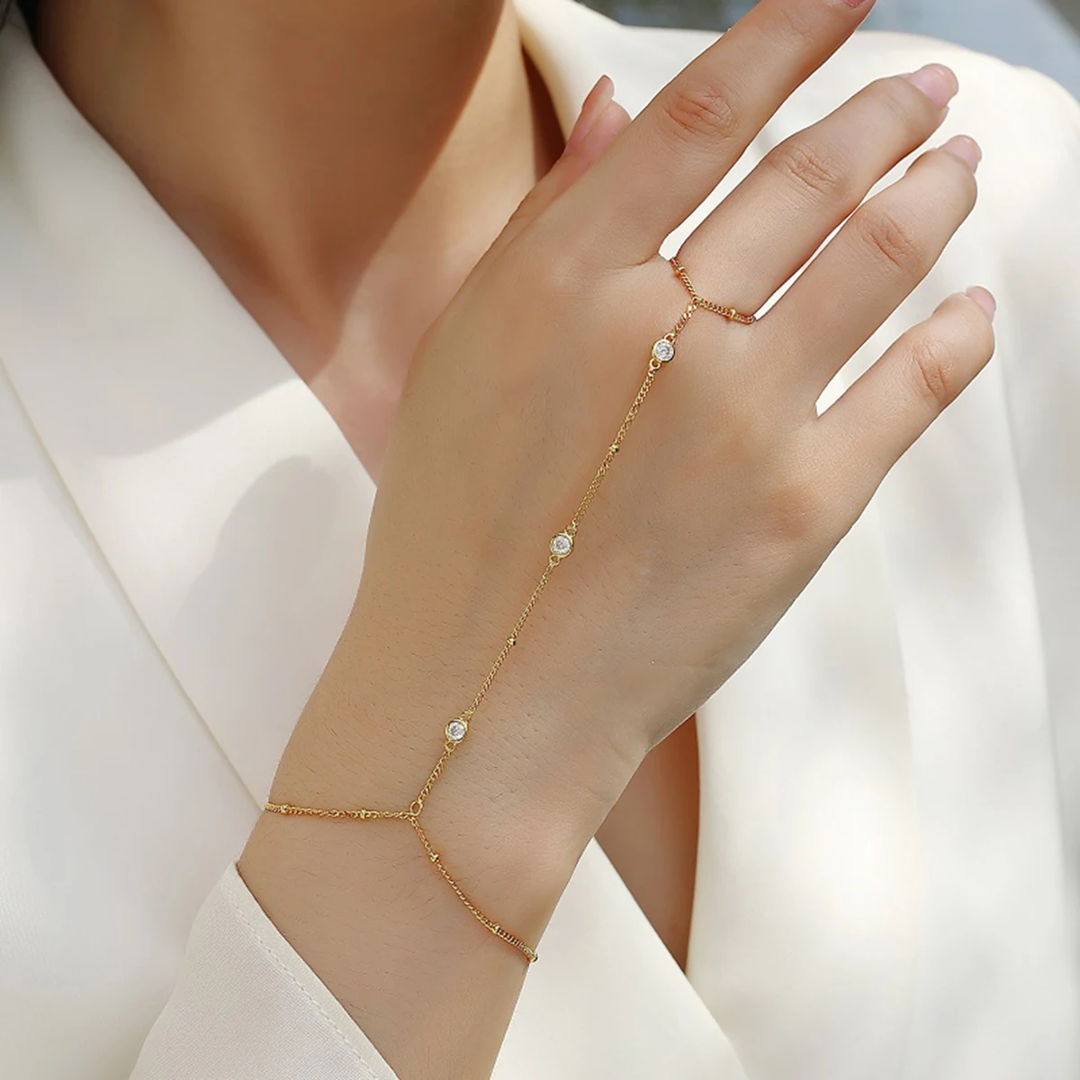 JIUZUAN S925 Gold Color Sterling Silver Moissanite Bracelet Ring Chain Gold Hand Chain Adjustable Jewelry for Women Fashion
JIUZUAN S925 Gold Color Sterling Silver Moissanite Bracelet Ring Chain Gold Hand Chain Adjustable Jewelry for Women Fashion