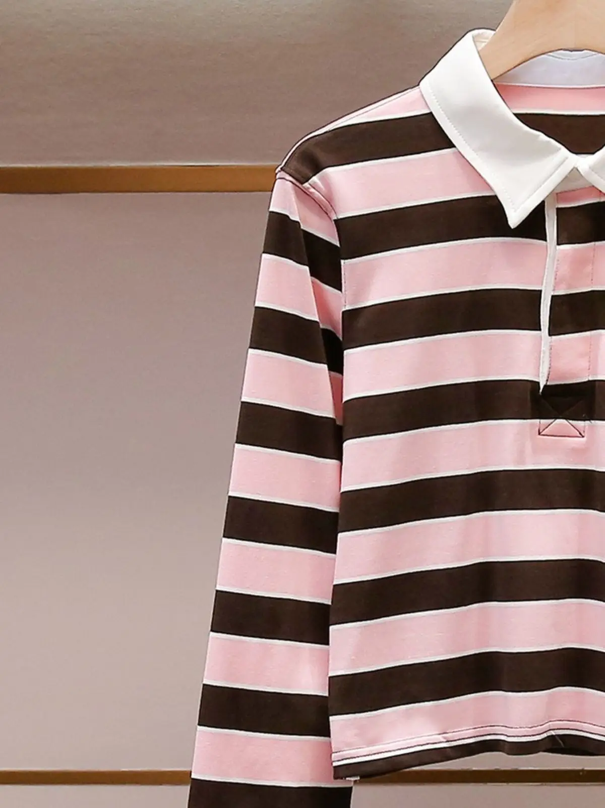 Spring/Summer Women Turn-down Collar Contrast Striped Long Sleeve Pullover Single Breasted Loose Fashion Casual Polo Top
Spring/Summer Women Turn-down Collar Contrast Striped Long Sleeve Pullover Single Breasted Loose Fashion Casual Polo Top